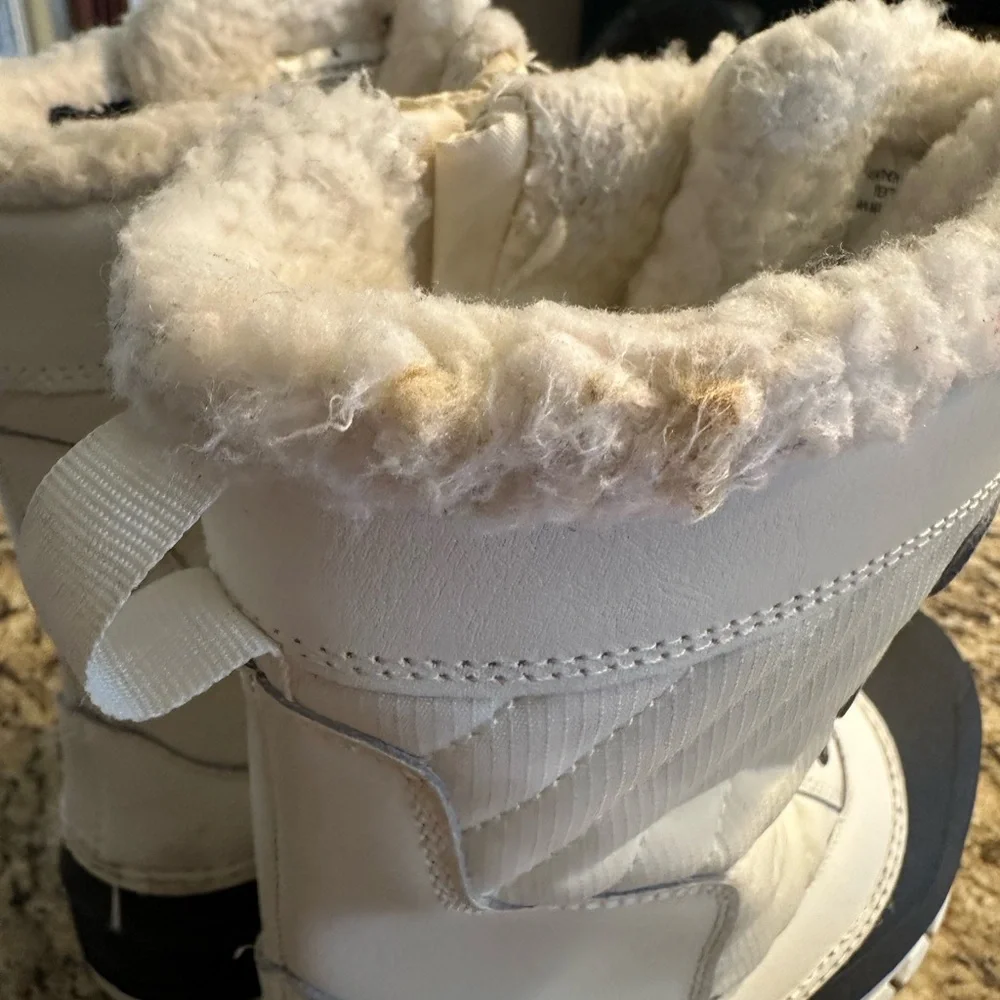 all in motion White and Black Kids Snow Boots